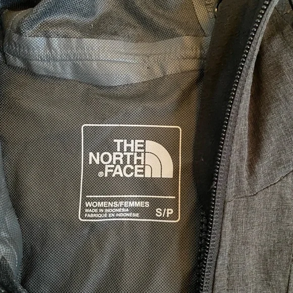 North Face Raincoat - Picture 5 of 9